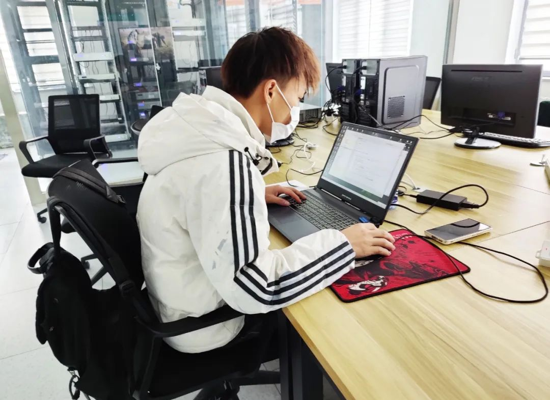 服务客户，豪门国际人是认真的!